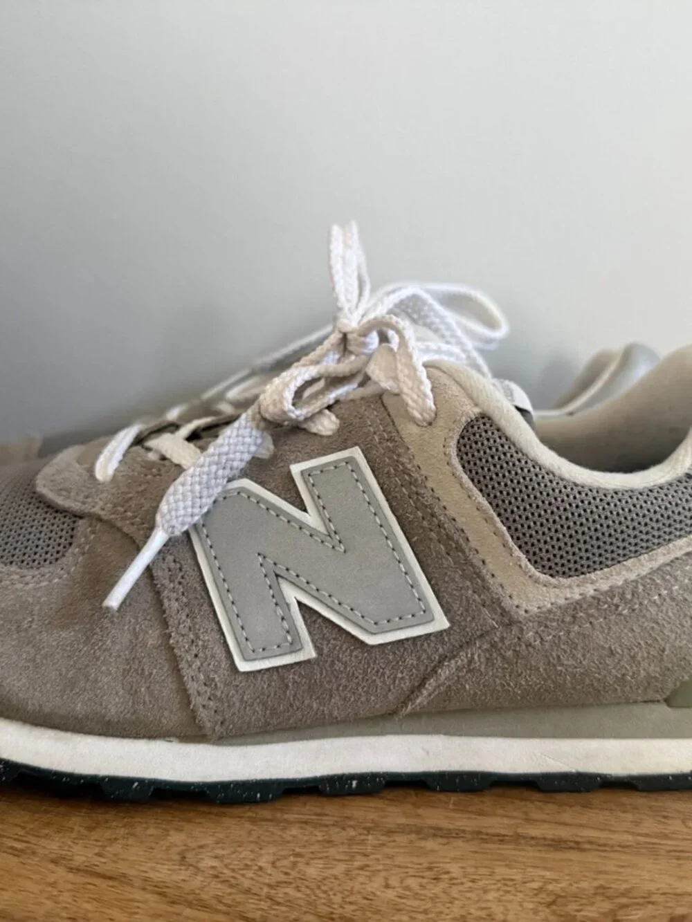 Men's Size 7 - New Balance 574 Classic - Grey - Gently Used - Picture 3 of 5